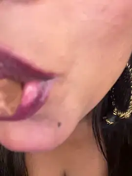 LIZNA_0's Webcam Show