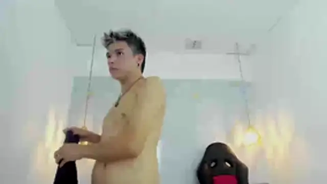 AndyFame1 élő XXX-chatje