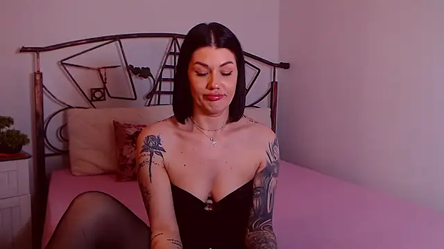 Czat XXX na żywo – YvonneEverlee