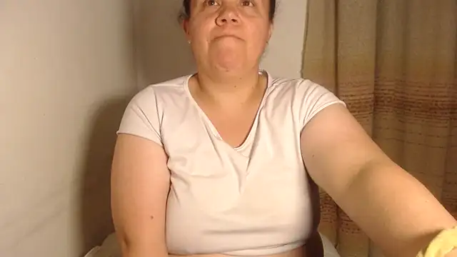 Онлайн чат XXX agathamiller01