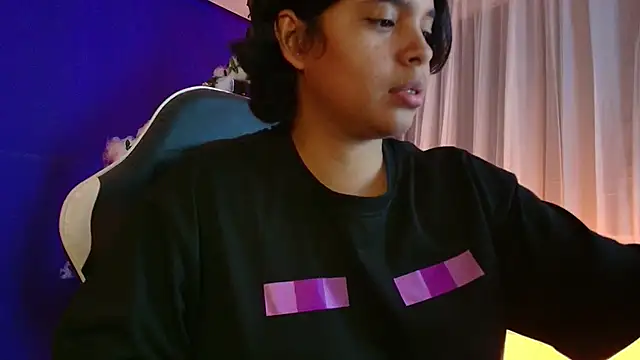 Chatroom XXX en direct de Emmapark_