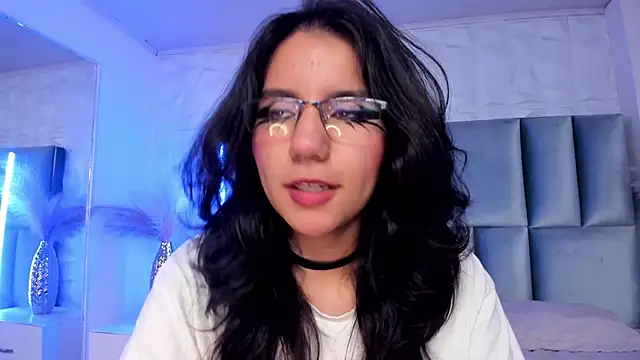 HollyPeach Live XXX-Chat