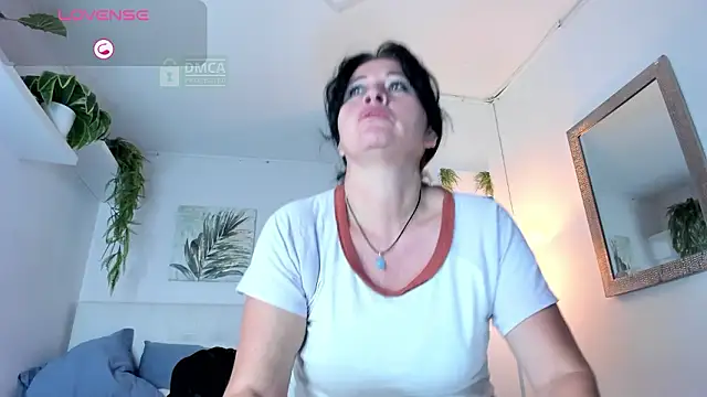 LADY_HELLEN লাইভ XXX চ্যাট