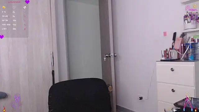 Czat XXX na żywo – scarlett_diamond11