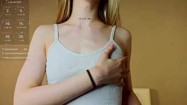 TiffinyMergist: онлайн-секс-чат