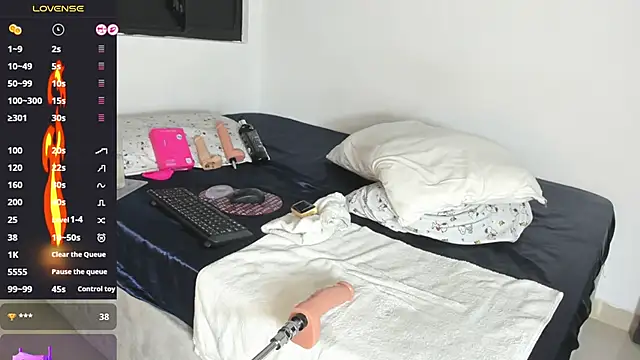 Benjamin_Buster: онлайн-секс-чат