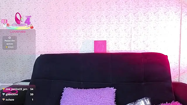 Charlotte_pm Chat XXX in diretta