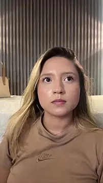 MiaPetit_ élő XXX-chatje