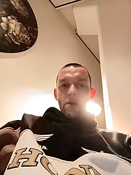 Show modela NapaleniecMega na web-kameri