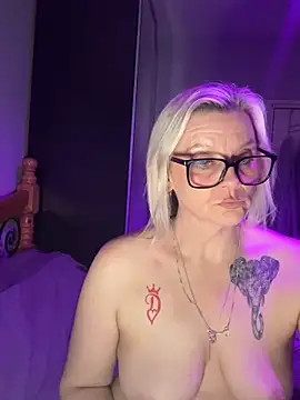 Czat XXX na żywo – Curvy-Cleo