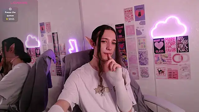 Chat +18 de SilverMuse ao vivo