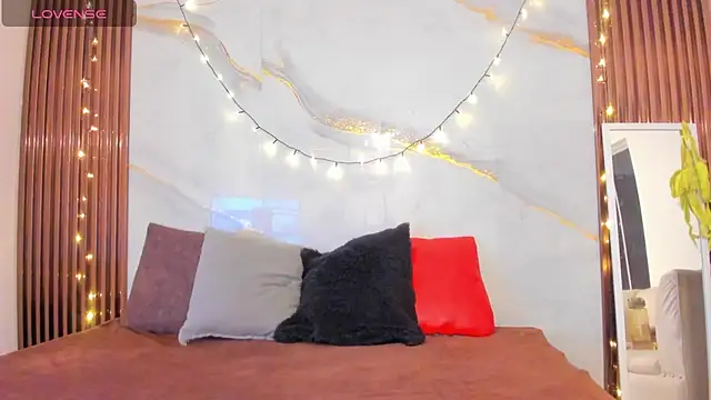 SaraApril_1 – Naživo XXX chat