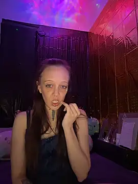 MarryQuinnLive Adlı Modelin Canlı XXX Sohbeti