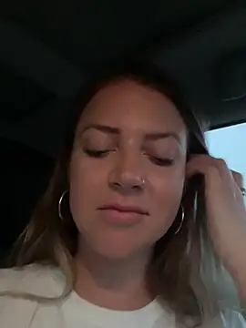 molly_witha_chance live XXX chat