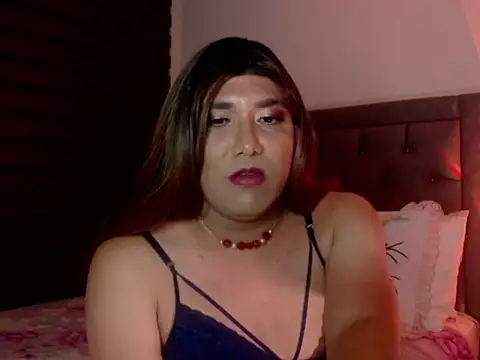 k_i_m_o_r_a_h élő XXX-chatje