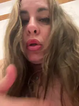 laarti 在線直播表演