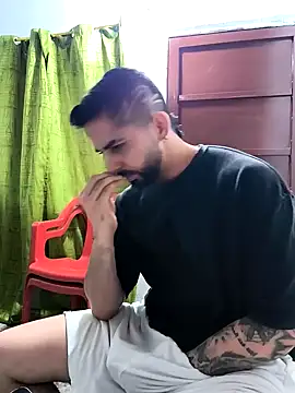 giannis090 Adlı Modelin Canlı XXX Sohbeti