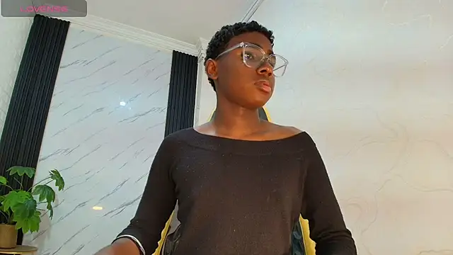 teylor_lovee élő XXX-chatje