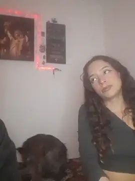 AlexxaAndRileyy élő XXX-chatje