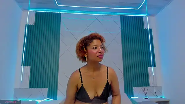 Shantall-blue 现场XXX聊天