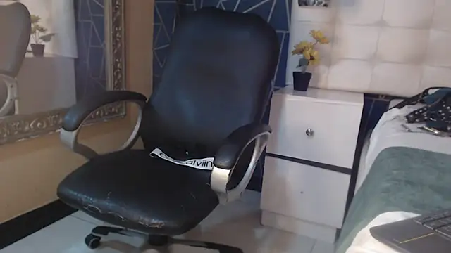 แชท XXX สดของ NoaahTylor