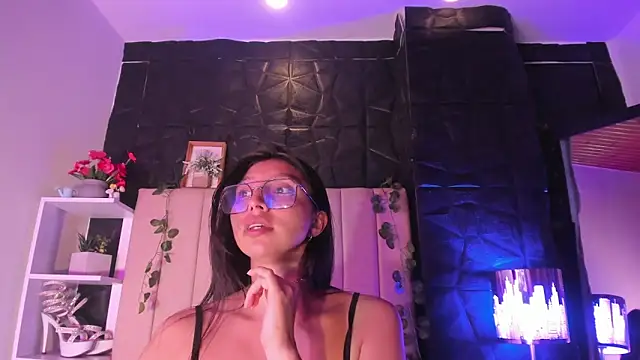 kendall_saenz Adlı Modelin Canlı XXX Sohbeti