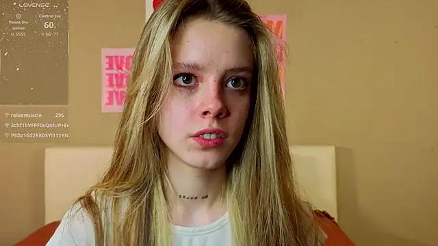 TiffinyMergist Adlı Modelin Canlı XXX Sohbeti