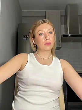 Kittie_Valentine 即時 XXX 聊天