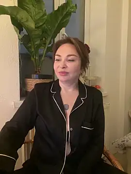 Chat +18 de Syverelle ao vivo