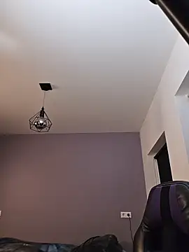 Chat +18 de MiaRides19 ao vivo