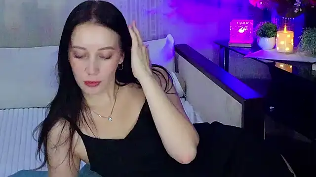 دردشة MonicaSweetx الجنسية المباشرة