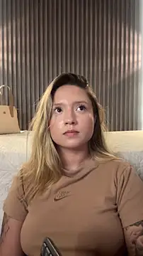 MiaPetit_ Adlı Modelin Canlı XXX Sohbeti