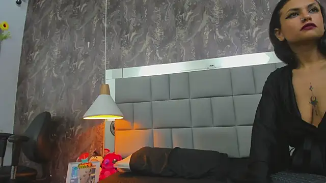 yiyisandoval élő XXX-chatje