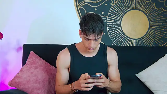 Chat XXX ao vivo de AlessioVitale