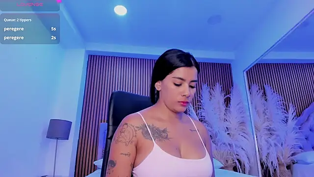 Chat +18 de SelenaStonne ao vivo