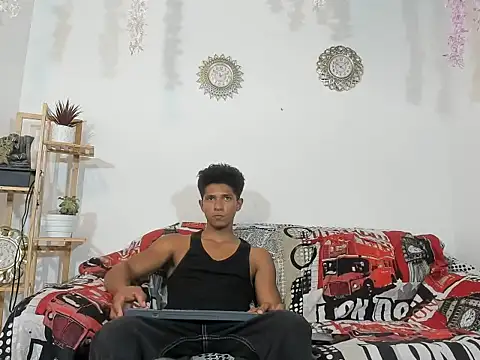 Yoel_hot2004 élő XXX-chatje