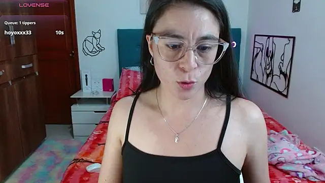 antonella_sweet33: онлайн-секс-чат