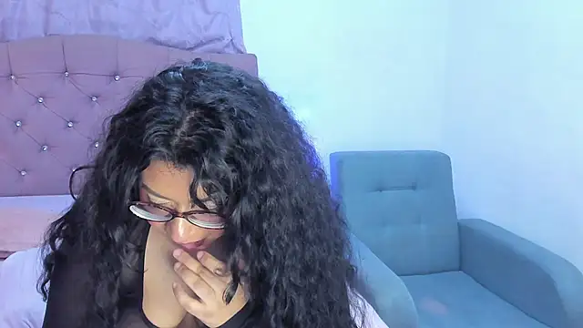 Latinabombsheell – Naživo XXX chat