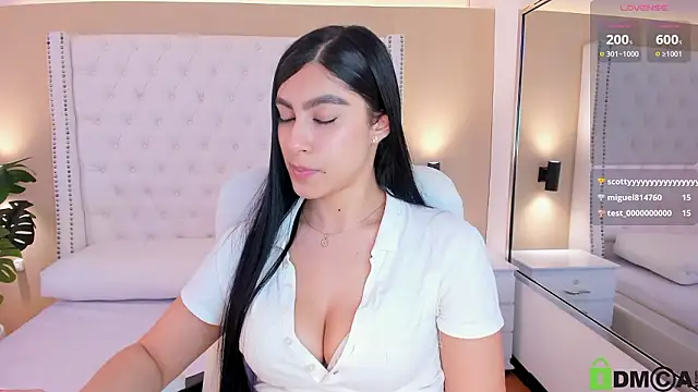 Emily_roux live XXX chat