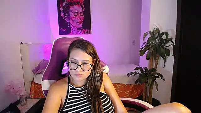 esmeraldaa230 现场XXX聊天