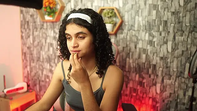 bonniie_98_ élő XXX-chatje