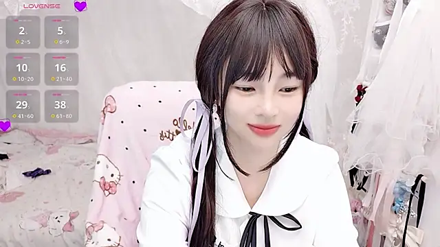 9aunatiisn Live XXX chat