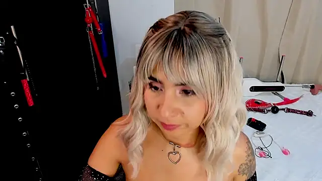 Emilyvalk_ Chat XXX live