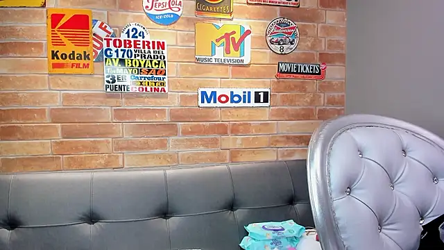 foxy_sharlotte – Naživo XXX chat