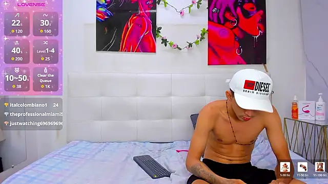 ahsly78alejandro élő XXX-chatje