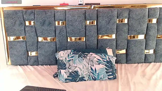 CATALINA_HIL9 – Naživo XXX chat