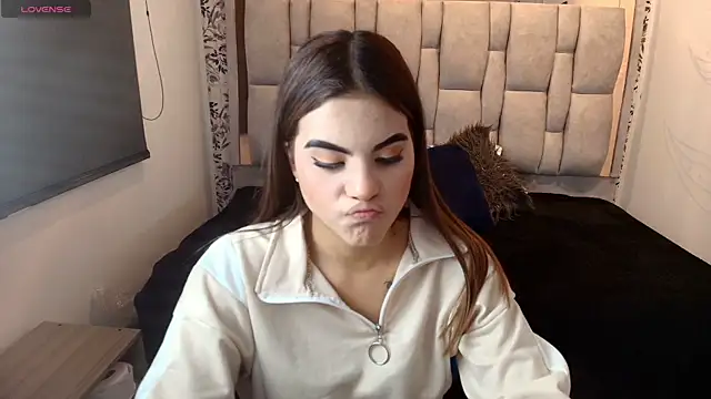 แชท XXX สดของ Emily__Cute__