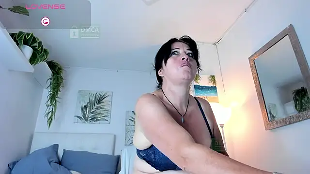 LADY_HELLEN live XXX chat