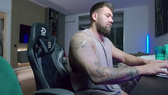 Chat +18 de UbbeViking ao vivo