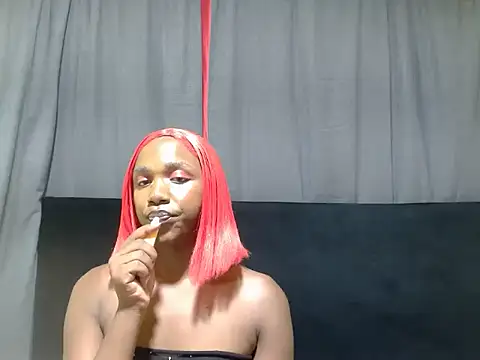 Pokazy przed kamerką – TallHornyTrans